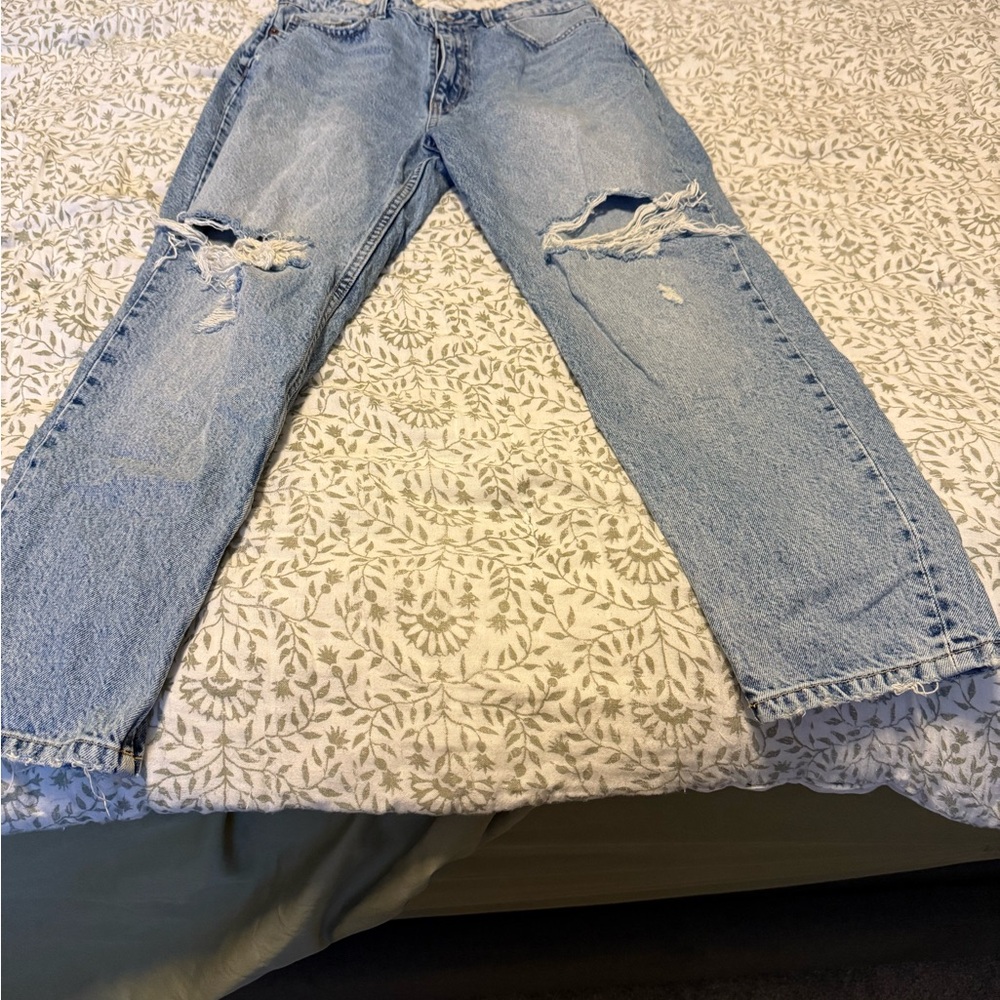 Zara Blue Straight Jeans with Distressed Details